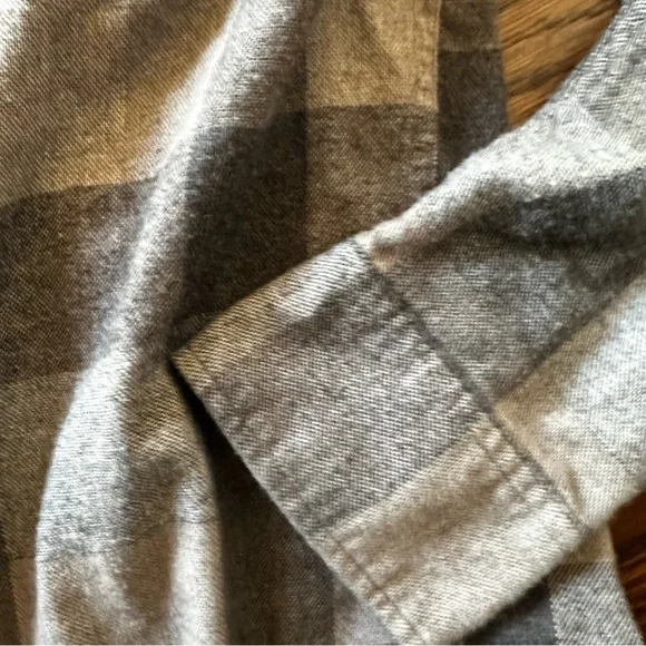 Weatherproof Vintage grey plaid long sleeve flannel button down shirt - Picture 6 of 14